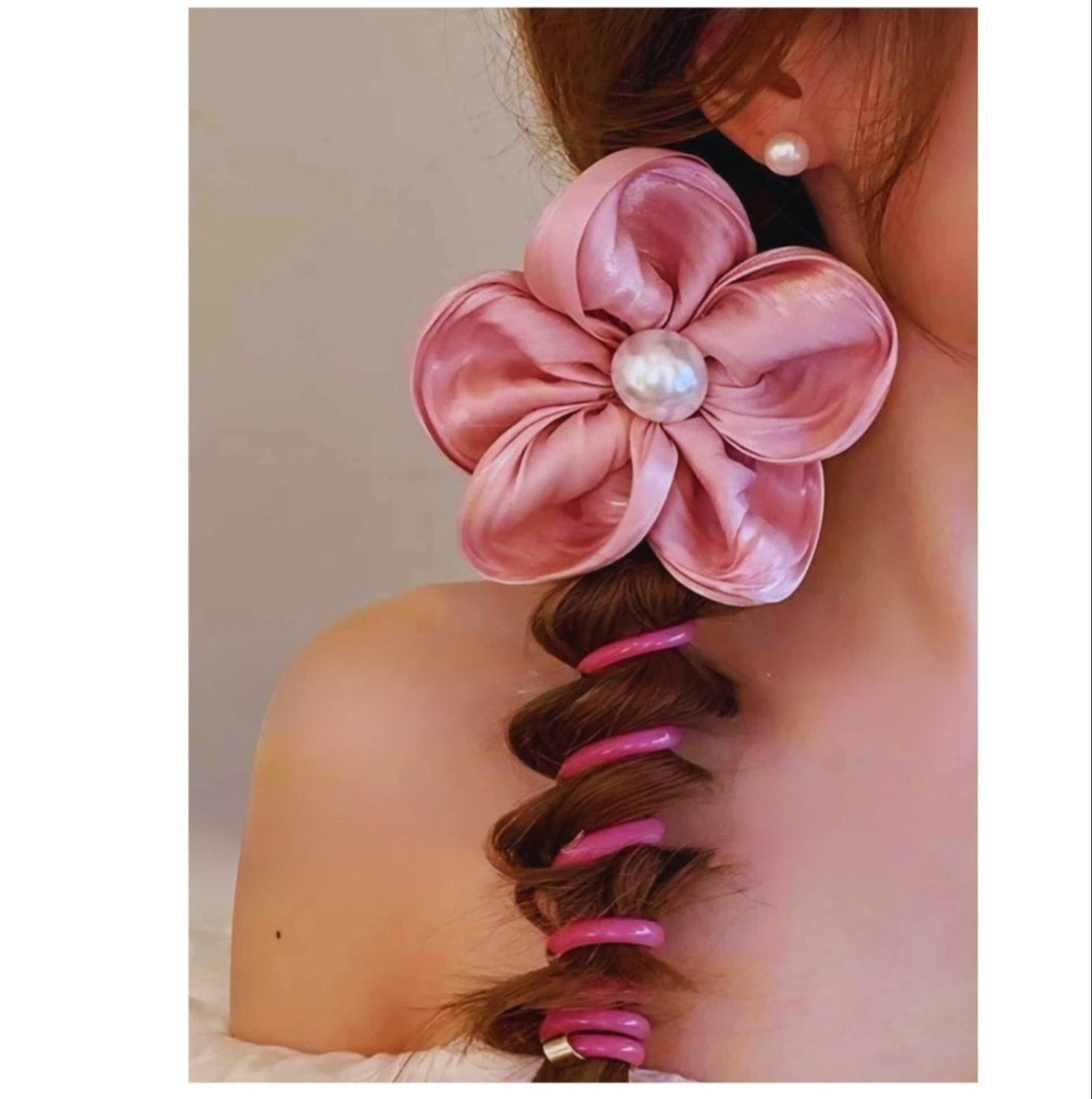 Modern Flower Tail